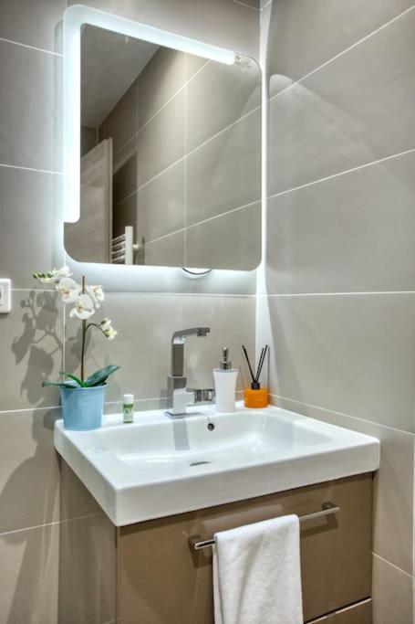 Amazing Apart New Bastille 3 Bedrooms 2 Bathrooms Paris Exterior foto