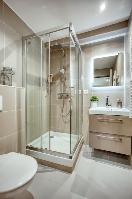 Amazing Apart New Bastille 3 Bedrooms 2 Bathrooms Paris Exterior foto